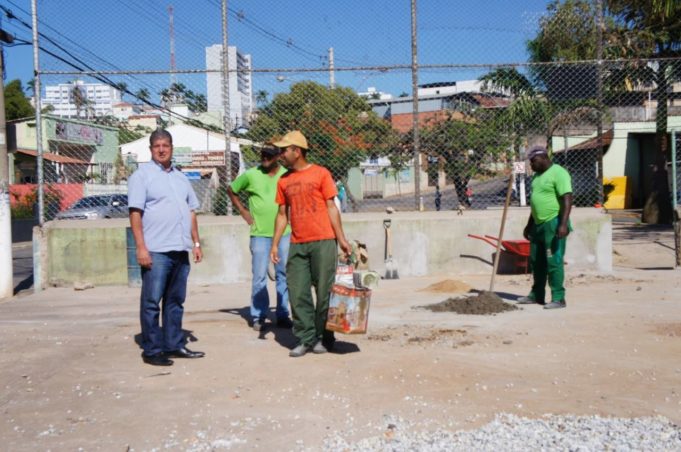 Praça da Rua Brasil está em fase de conclusão