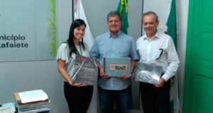 MRS doa livros para o acervo do Museu Ferroviário