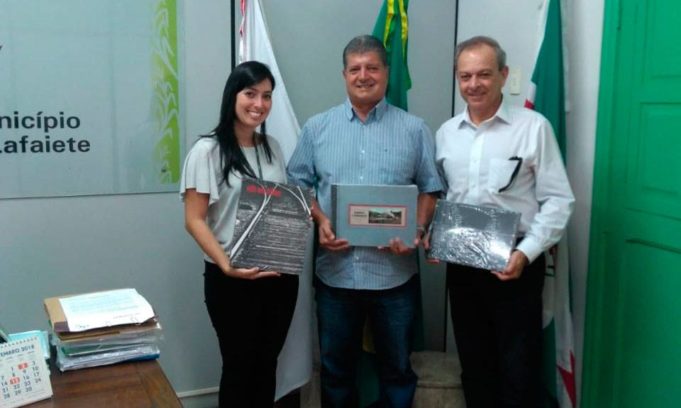 MRS doa livros para o acervo do Museu Ferroviário