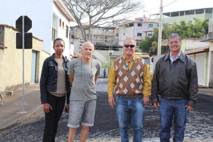 Prefeitura inicia serviço de pavimentação em diversos bairros da cidade