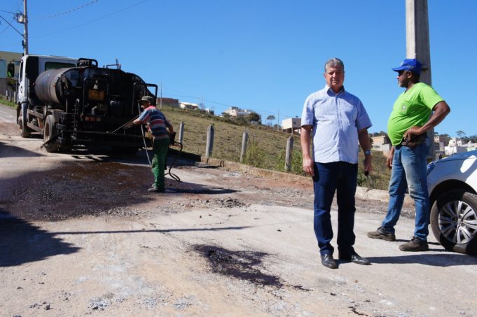 Bairro Novo Horizonte recebe obras de recuperação de vias