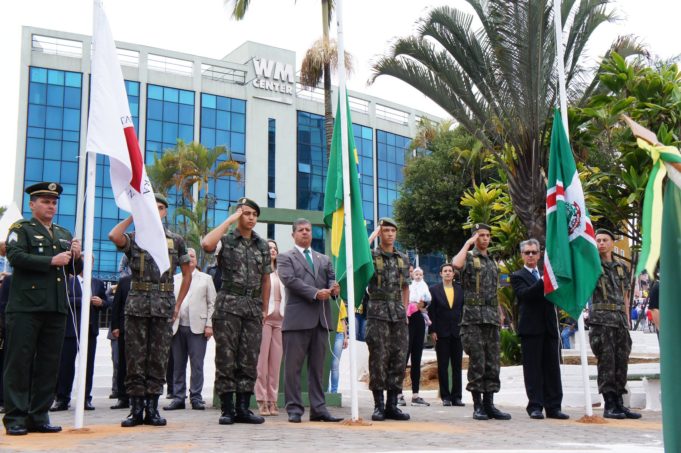 07 de Setembro conta com expressivo público e desfila valores de Lafaiete