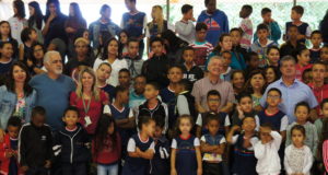 Com cerimônia no CAIC inicia-se o ano letivo nas escolas municipais