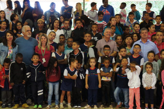 Com cerimônia no CAIC inicia-se o ano letivo nas escolas municipais