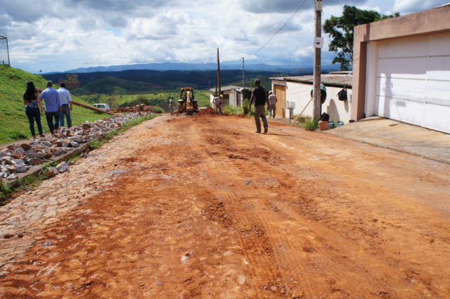 Bairro Lima Dias recebe obra de infraestrutura