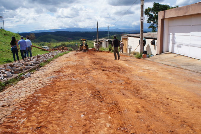 Bairro Lima Dias recebe obra de infraestrutura