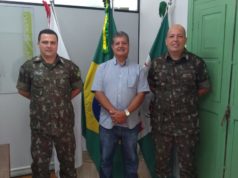 Prefeito recebe representantes do Tiro de Guerra