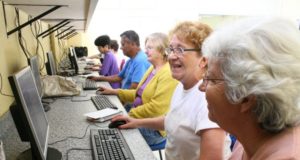 UAB abre inscrições para a próxima turma do curso “Melhor idade Conectada”.