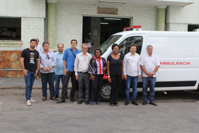 Prefeitura recebe nova ambulância para o município