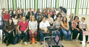 CAIC promove bate papo sobre autismo com servidores da escola