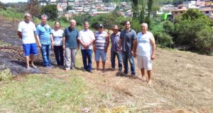 Prefeito visita bairro Santa Cruz buscando solução para inundações