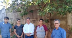 Localidade de São Gonçalo recebe visita de prefeito e vereador