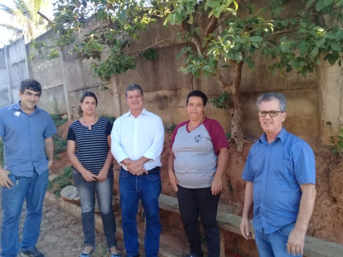 Localidade de São Gonçalo recebe visita de prefeito e vereador