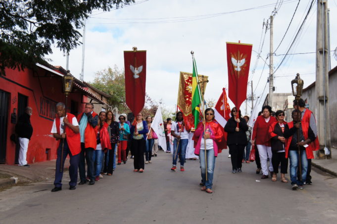 Festa do Divino Espírito Santo é realizada no bairro Paulo VI