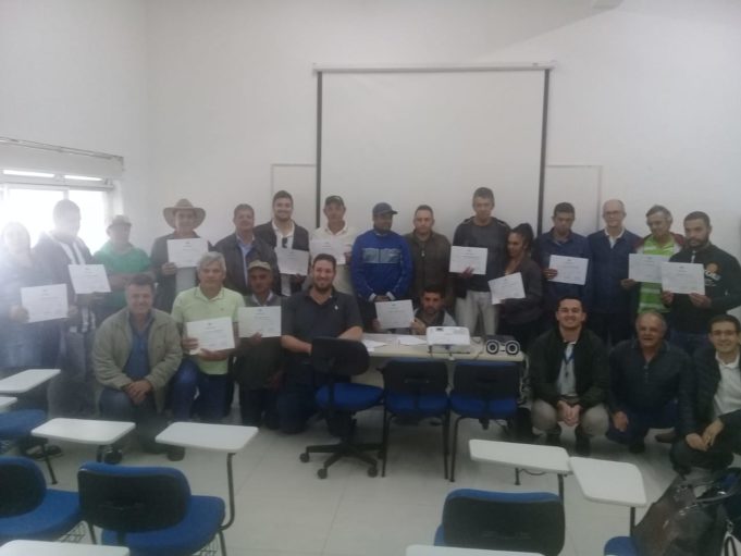 Prefeito participa de reunião de cooperativa de piscicultores