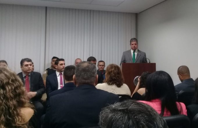 Prefeito participa de cerimônia na sede das Promotorias de Justiça