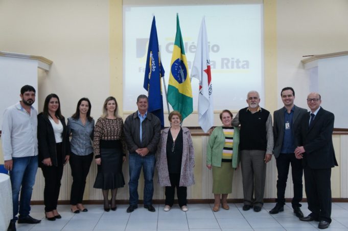 Momento Cívico na FASAR conta com a presença do Prefeito e Secretário