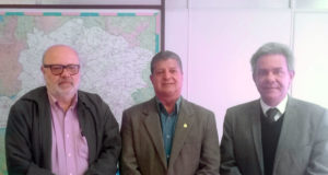 Prefeito e Deputado buscam junto ao DEER- MG soluções para tráfego de carretas e trevo de acesso a comunidades