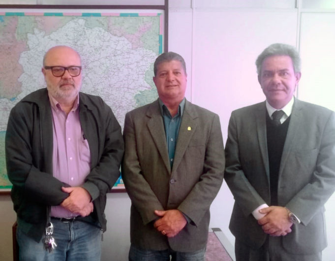 Prefeito e Deputado buscam junto ao DEER- MG soluções para tráfego de carretas e trevo de acesso a comunidades
