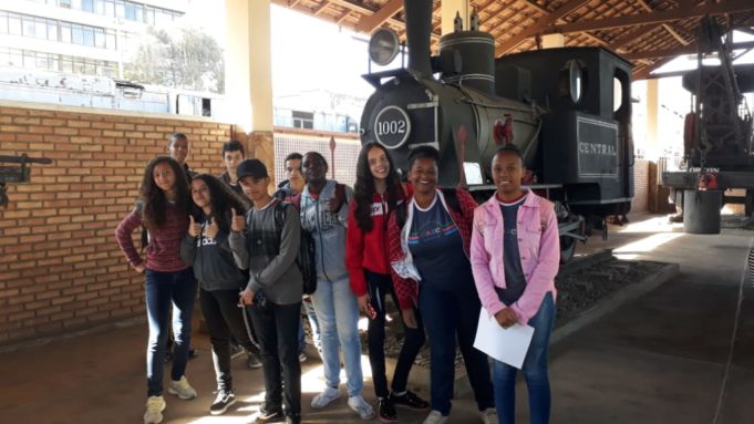 ALUNOS DO CAIC VISITAM MUSEU FERROVIÁRIO