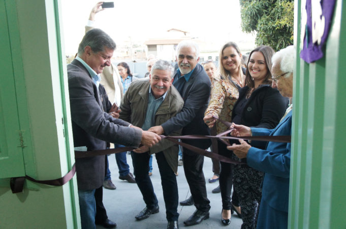 Entrega de nova creche é marcada por emoção