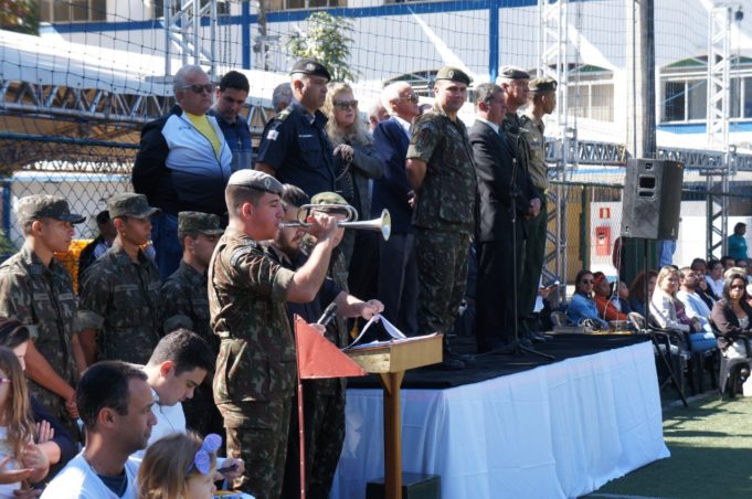 Prefeito e Vice-prefeito participam de homenagem a ex-atiradores de 1979
