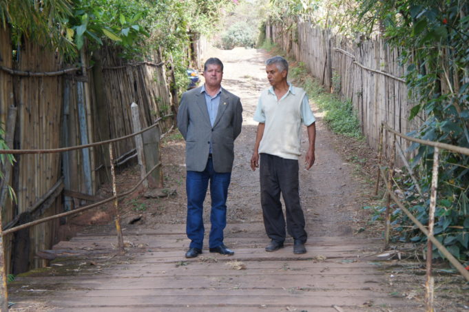 Prefeito visita obras e busca solução para ponte no Gagé