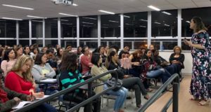 Profissionais da Educação e Pais de alunos participaram de minicurso de educação inclusiva
