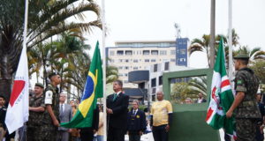 Grande público lotou a avenida no desfile de 7 de setembro com mais de 40 entidades participantes