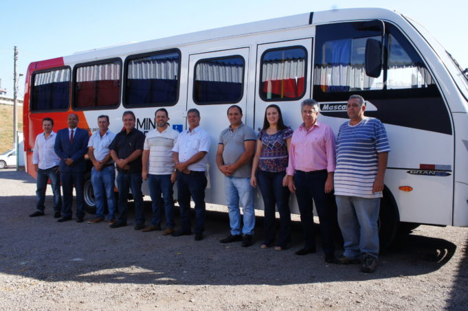 Lafaiete recebe novo ônibus para transporte na área da saúde