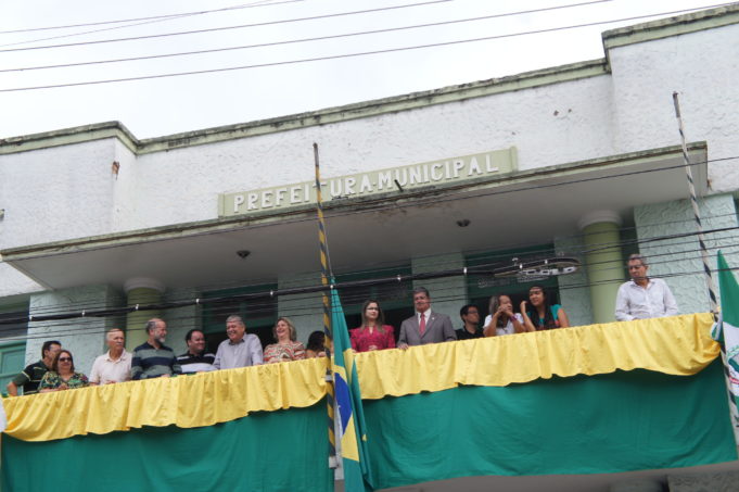 Festival de bandas e serestas encantam lafaietenses