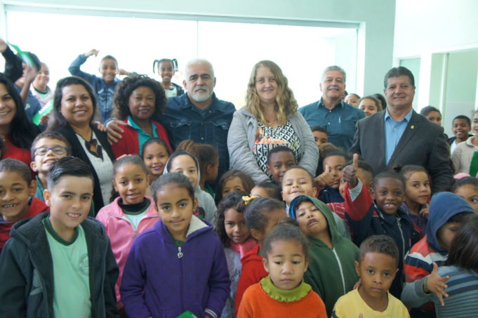 Momento cívico marca presença da administração municipal nas escolas