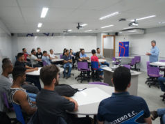 Prefeito participa de encontro com alunos de engenharia da UNA