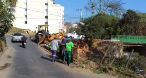 Em andamento construção da passarela de pedestres no Bairro Real de Queluz