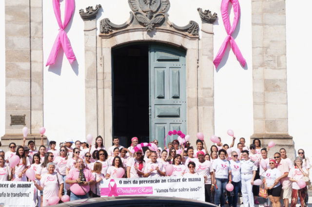 Campanha Outubro Rosa é realizada em Lafaiete