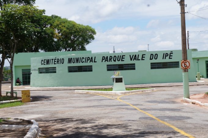 Prefeitura entrega mais uma obra: revitalização do Cemitério Vale do Ipê