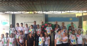 Momento Cívico na Escola Nilce Moreira