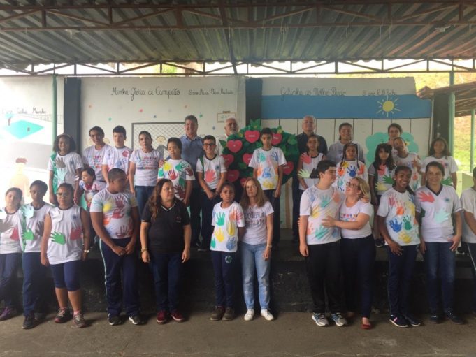 Momento Cívico na Escola Nilce Moreira