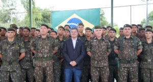 Prefeito recebe General do Exército em cerimônia no TG