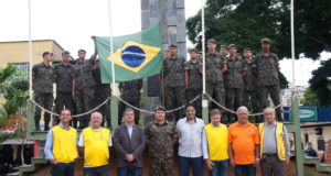 Dia da bandeira é comemorado em Lafaiete