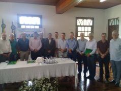 Prefeito e Vice participam de reunião da Amalpa