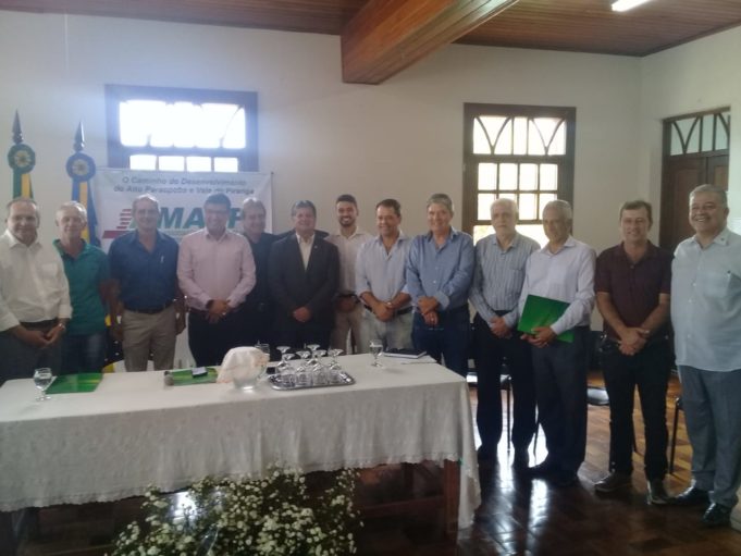 Prefeito e Vice participam de reunião da Amalpa