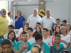 Colégio Queluz de Minas recebe hora cívica