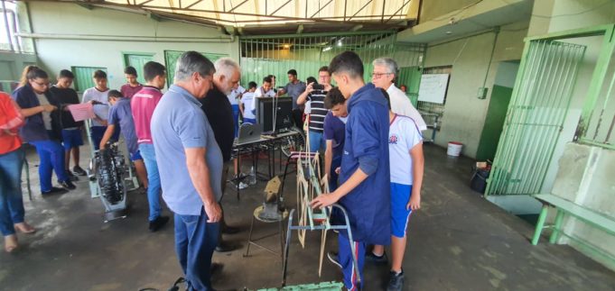 Prefeito e secretário prestigiam Mostra Científica e Tecnológica da Escola Profissional