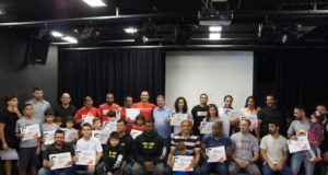 Lutadores de Jiu-Jitsu são homenageados na Praça CEU