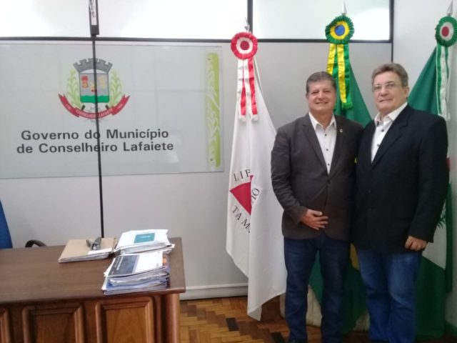 Prefeito recebe ex-vereador Dr. Victor Bhering