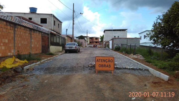 Prefeitura inicia serviço de calçamento e drenagem pluvial nos bairros