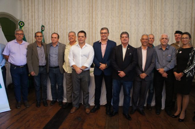 Secretário de Saúde vem a Lafaiete participa de reunião da AMALPA e visita obras do Hospital Regional