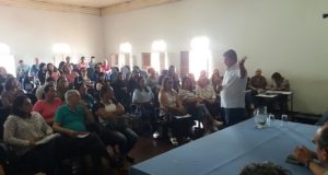 Prefeitura e Vale se reúnem com direção e servidores da Escola Meridional. Na pauta mudança temporária e construção de nova escola.