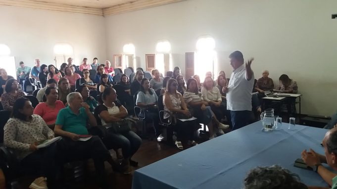 Prefeitura e Vale se reúnem com direção e servidores da Escola Meridional. Na pauta mudança temporária e construção de nova escola.